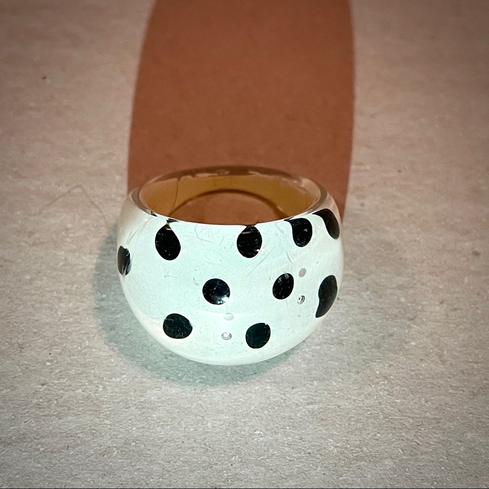 Plastic Ring - Picture 2 of 3